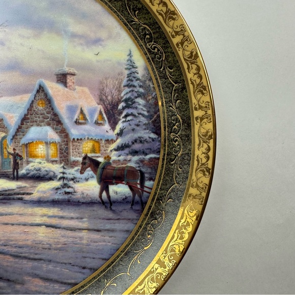 Thomas Kinkade Mrmories of Christmas /Cherished Christmas Memories Plate - Picture 5 of 9